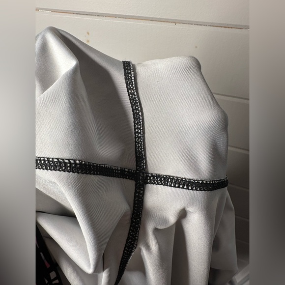 NOLA 3/4 Length Athletic Leggings - Picture 7 of 11